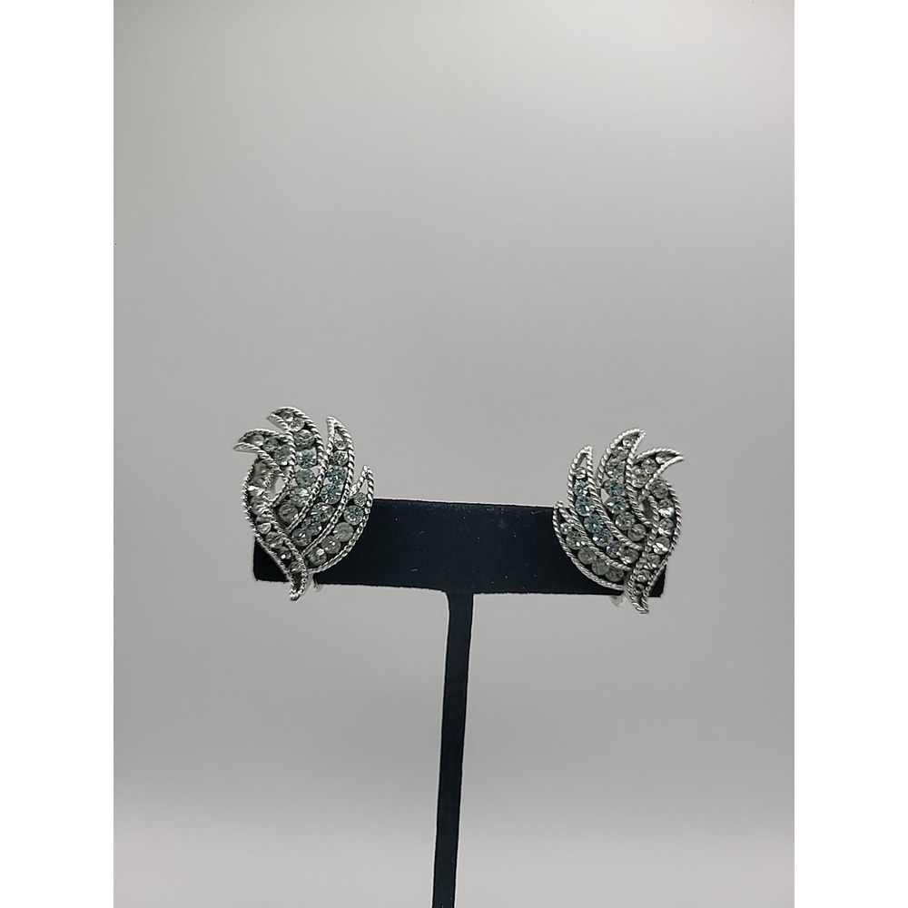 Vintage Trifari Rhinestone Leaf Earrings Silver Tone Signed Designer Pave Swirl‎